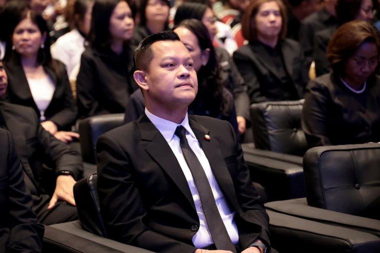 “ธนกร” ป้องนายกฯ ชี้จัดรายการ ครม.พบประชาชน เพราะฝ่ายค้านให้ข้อเท็จจริงไม่ครบถ้วน ทำประชาชนสับสน